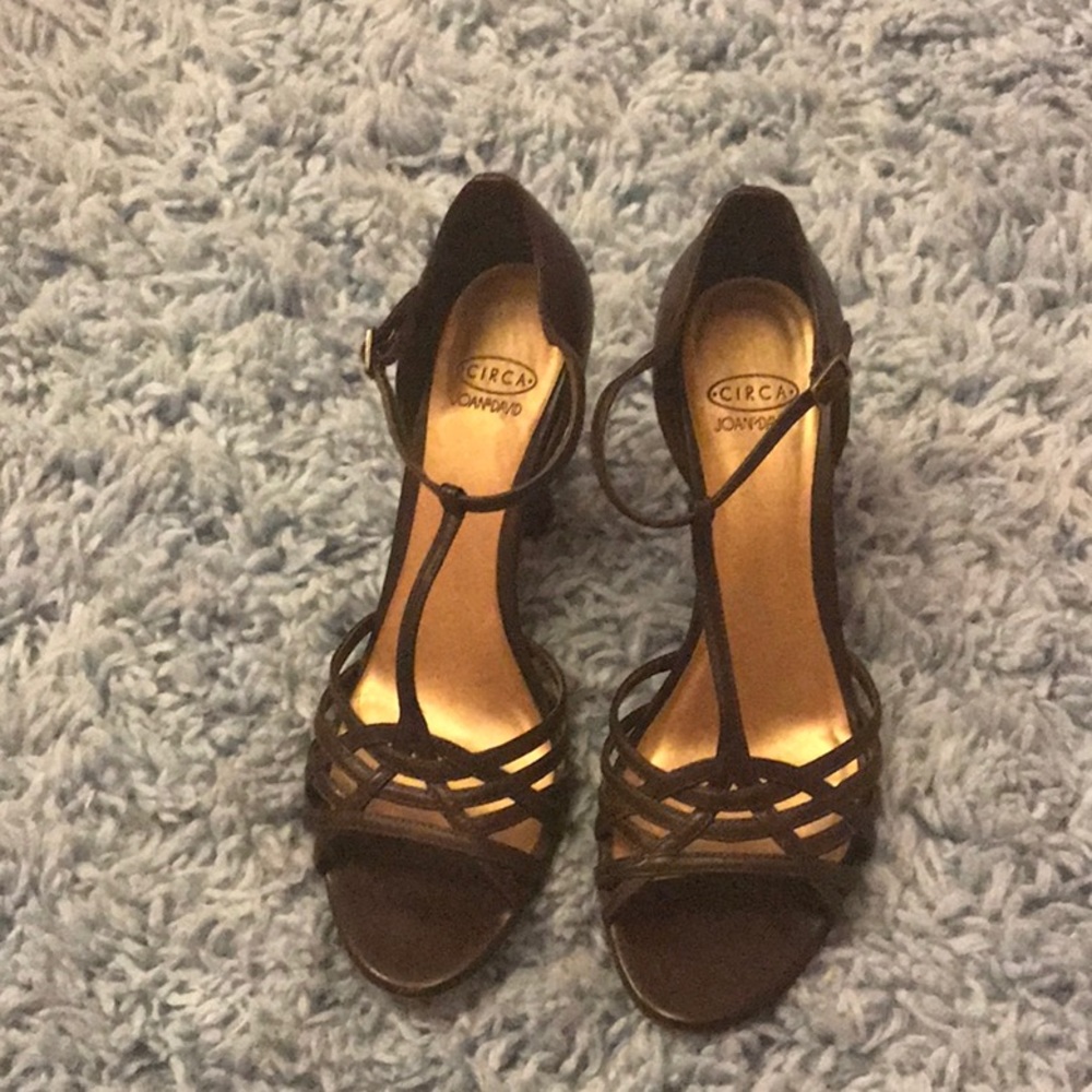 Circa Joan and David Wedges